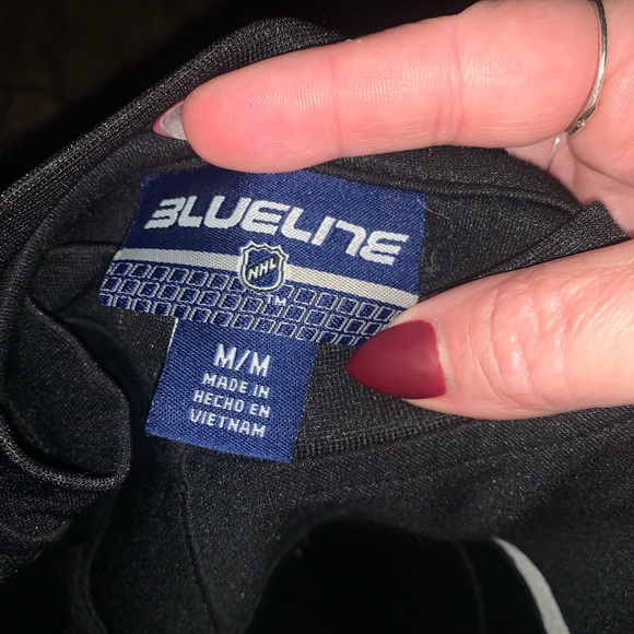 Adult Pens sweatshirt. Excellent condition. - Picture 4 of 4